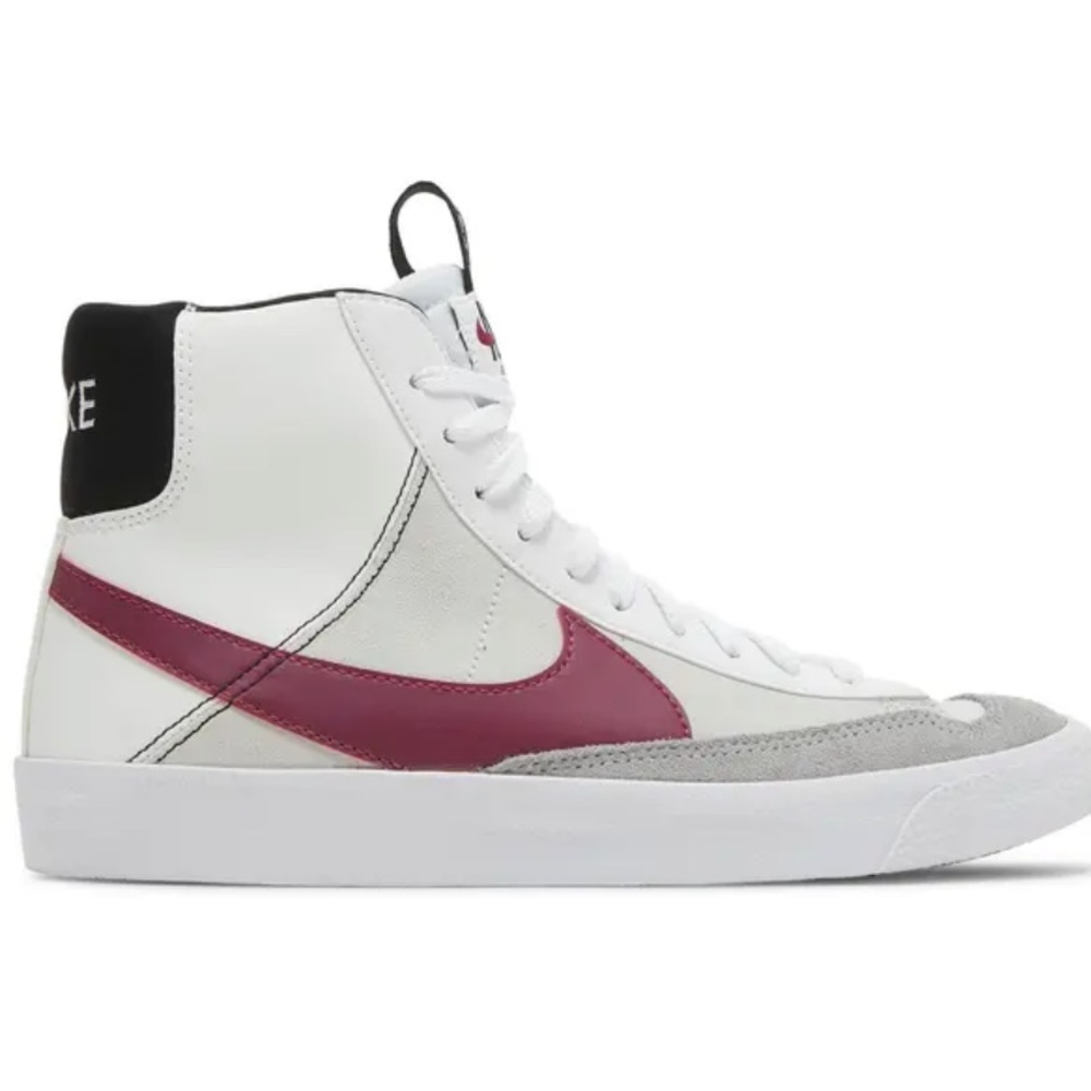 Nike Women's Mid ‘77 Blazers